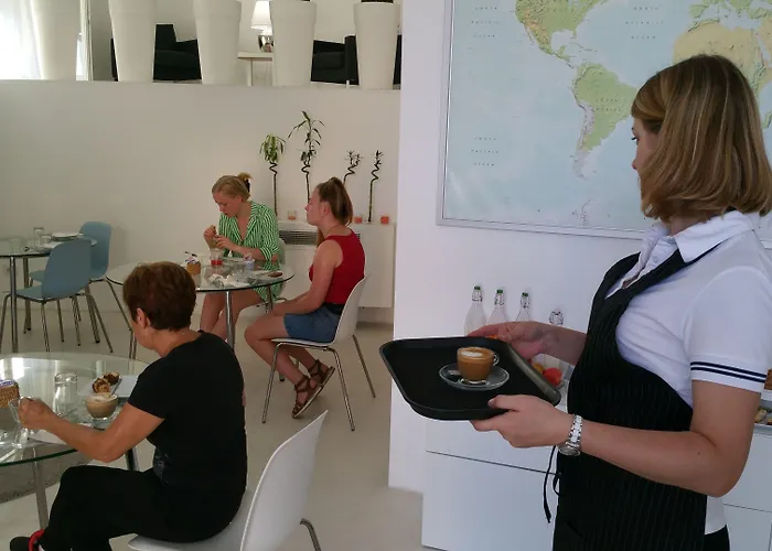 Vittoria - Lucehotels 3*