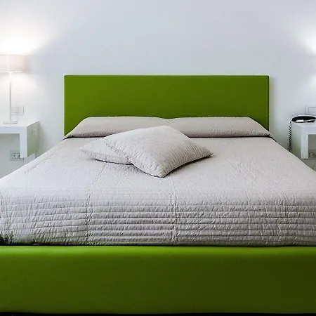 Vittoria - Lucehotels فندق